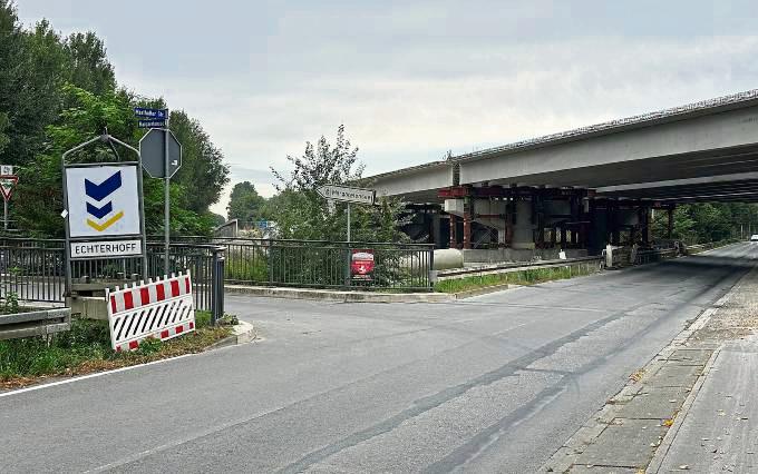 B 55-Brücke zurück im Bau-Modus: Die Firma Echterhoff (Westernkappeln-Velpe) übernimmt den Bau der neuen Margaretenseebrücke. Die Baustelle wird derzeit noch eingerichtet. Foto: Cegelski