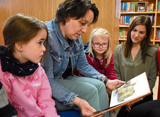 Eintauchen in die Welt der Bücher können jetzt Anröchter Kinder beim Bücherei-Führerschein. Foto Giannakis