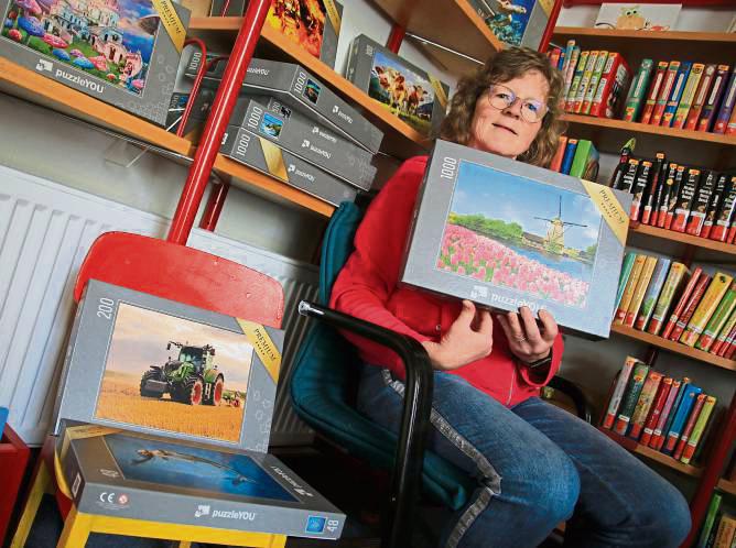 Windmühle, Traktor oder Meerjungfrau: 30 verschiedene Puzzle-Motive gibt es jetzt in der Bücherei. Foto: Schönhense