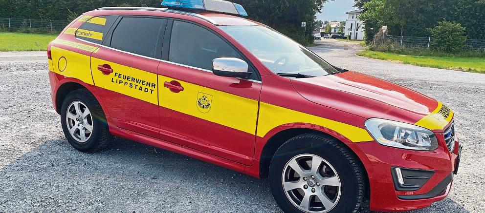 Einst Blaulicht-Boss, bald Eisdielen-König? Dieser ehemalige Feuerwehr-Volvo aus Lippstadt sucht bei der Zoll-Auktion einen neuen Besitzer.