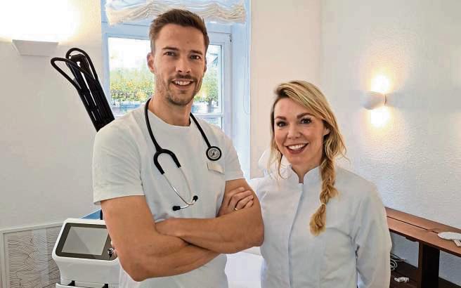 Simon und Alina Thuns eröffnen gemeinsam eine Praxis für Allgemeinmedizin und Dermatologie in Lippstadt.