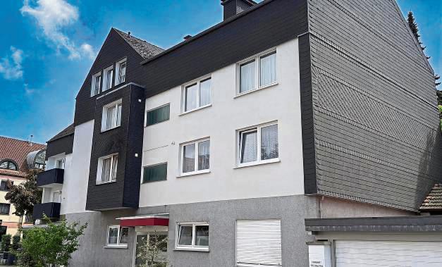 Ein wenig jünger (Baujahr 1978) ist das zweite Haus mit 552 m² Wohnfläche auf acht Wohnungen verteilt.