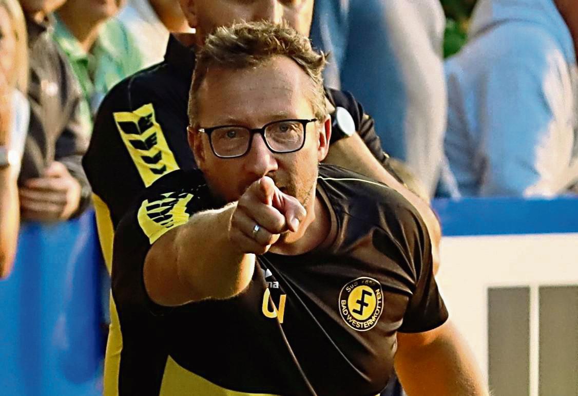 Immer einhundert Prozent gab Christian Nolte in seinem Trainerjob beim SuS Bad Westernkotten. Damit ist jetzt Schluss, denn nach der jüngsten 0:2-Niederlage in Menden legte Nolte völlig überraschend sein Amt nieder. Foto: Frank Lütkehaus