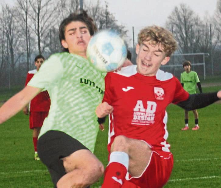 Voller Pokaleinsatz: Die C-Jugend des SuS Cappel (helles Trikot) schlug RW Ahlen mit 6:5 nach Elfmeterschießen und steht damit in der 3. Runde des Westfalenpokals. Foto: Hans Dannhausen