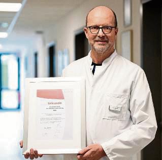 Prof. Dr. Jörg F. Schlaak, Chefarzt der Klinik für Innere Medizin und Gastroenterologie