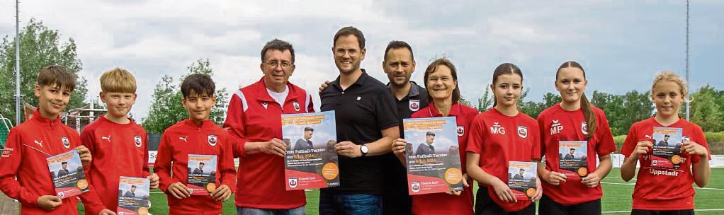 Die Nachwuchsabteilung des SV Lippstadt freut sich, Schiedsrichter-Influencer Pascal Martin, alias Qualle, am Bruchbaum begrüßen zu können. Am 4. Juli ist es soweit.