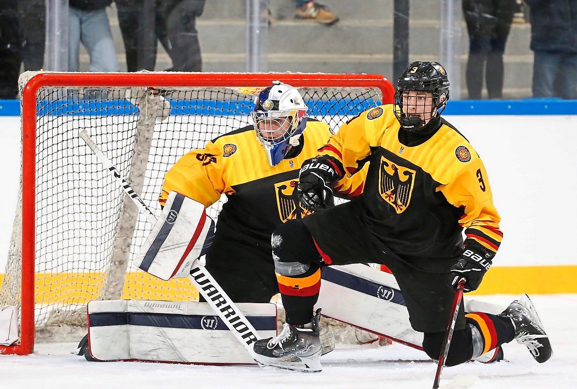 Bei der U18-Weltmeisterschaft in der Schweiz war Edwin Tropmann Kapitän der Deutschen Nationalmannschaft. Aktuell zeigt der 17-jährige Verteidiger aus Lippstadt sein Können im Trainingscamp der LA Kings. 