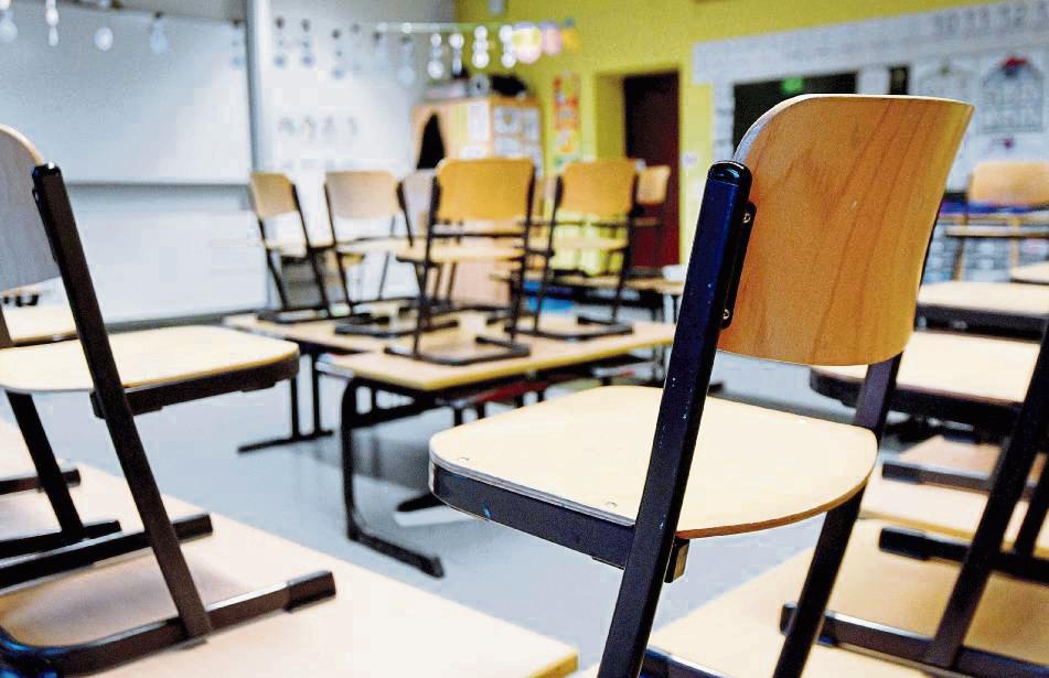 Leere Klassenzimmer sind in Erwitte und Anröchte ein eher seltener Anblick: Vergleichsweise wenige Stunden fielen im Schuljahr 2023/2024 nach Angaben des NRW-Ministeriums in den heimischen Schulen aus. Foto: dpa