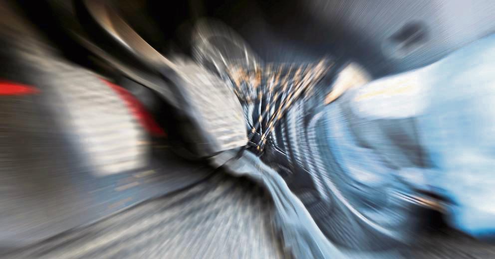 Bleifuß statt angepasstem Fahren: Die Jahresstatistik des Kreises zeigt, dass manch ein Verkehrsteilnehmer es mit dem Tempolimit nicht allzu genau nimmt. Symbolfoto: Judith Wedderwille (Kreis Soest)