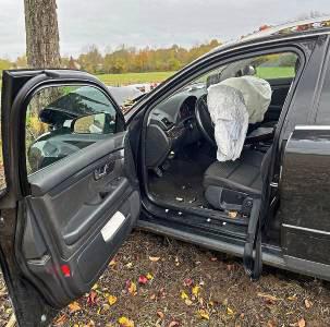 Vorm Baum endete die Fahrt eines 33-jährigen Lippstädters nach Polizeiverfolgung.