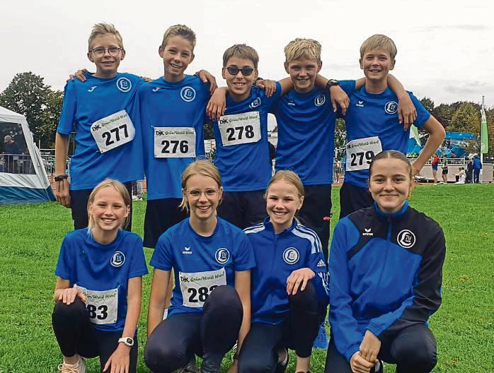 Gut in Szene setzten sich (h.v.l.) Vincent Hesse, Julius Hesse, Julian Kaiser, Damian Albrecht, Milo Röhrig sowie (vorne) Charlotte Emmrich, Lena Möller, Antonia Emmrich und Enna Coralic vom LTV Lippstadt beim Sportfest in Werl.