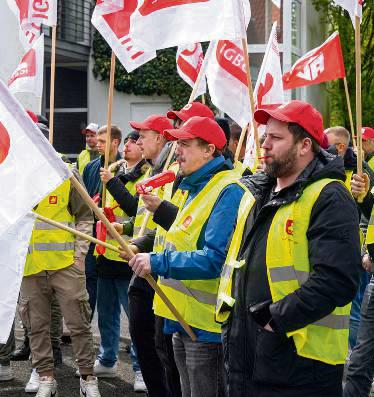 Am Mittwoch demonstrierten rund 300 Zementer in Sendenhorst.