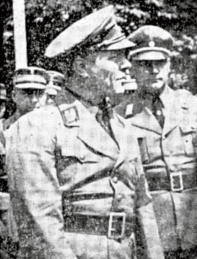 Beim Stadtjubiläum 1936 wurde den Nazi-Führungskräften ein Platz auf der Ehrentribüne eingeräumt: „Gauleiter Wagner, neben ihm Burgkommandant Joest von der Reichsschulungsburg und hinter ihm Regierungspräsident Dr. Runte auf der Ehrentribüne“, lautete die Bildunterschrift damals. Fotos: Archiv