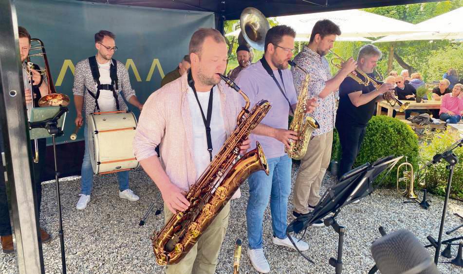 Mehr Brass als Brunch: Homebrass spielten beim „Jazzbrunch“ des Lippstädter Jazzclubs. Im Mittelpunkt stand aber eindeutig die Musik. Foto: Heier
