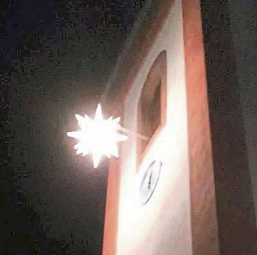 Leuchtet bis zum 6. Januar: der Herrnhuter-Stern in Lipperode.