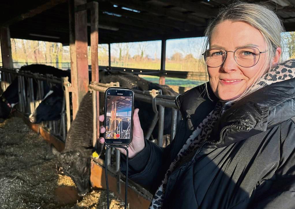 Hofleben mit Smartphone: Nicole Kückmann-Kemper berichtet auf Instagram über das Landleben zwischen Familie, Garten, Haushalt und Stall. Foto: Cegelski
