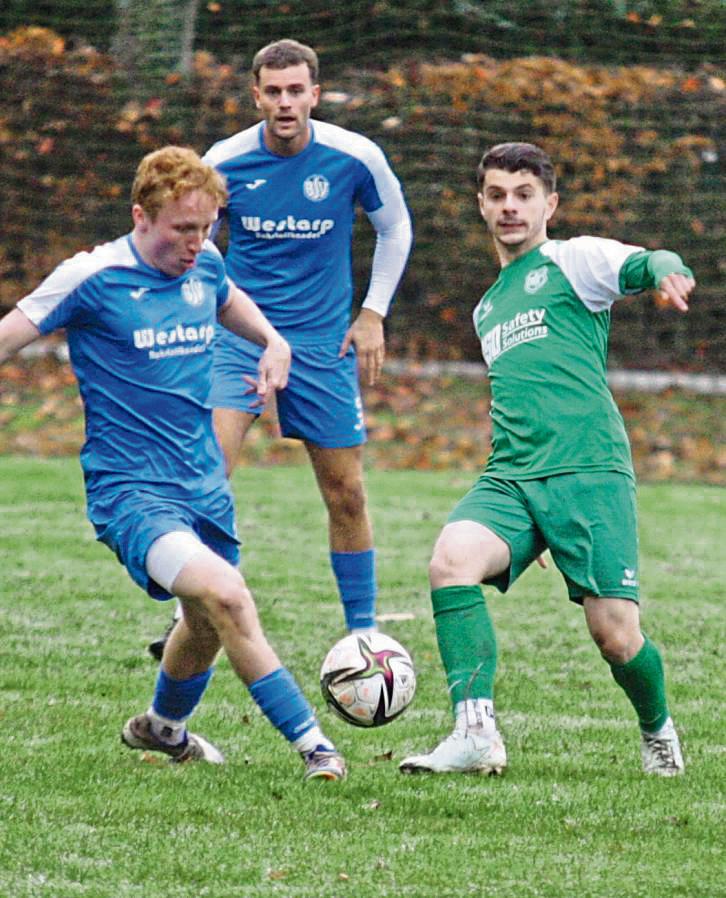 Gegen stark auftrumpfende Beckumer Gäste gab es beim 1:5 für den SuS Cappel (in Grün) nichts zu holen. Erst in de Schlussphase gelang per Strafstoß der Ehrentreffer. Foto: Schlink