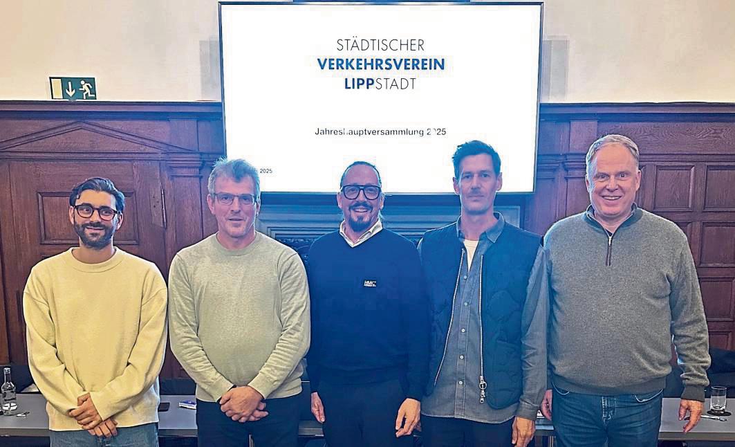 Blicken optimistisch in die Zukunft, v.l. Salvatore Farina, Patric Schneider, Markus Macherauch, Alexander Lempke und Christian Frochte-Peters.