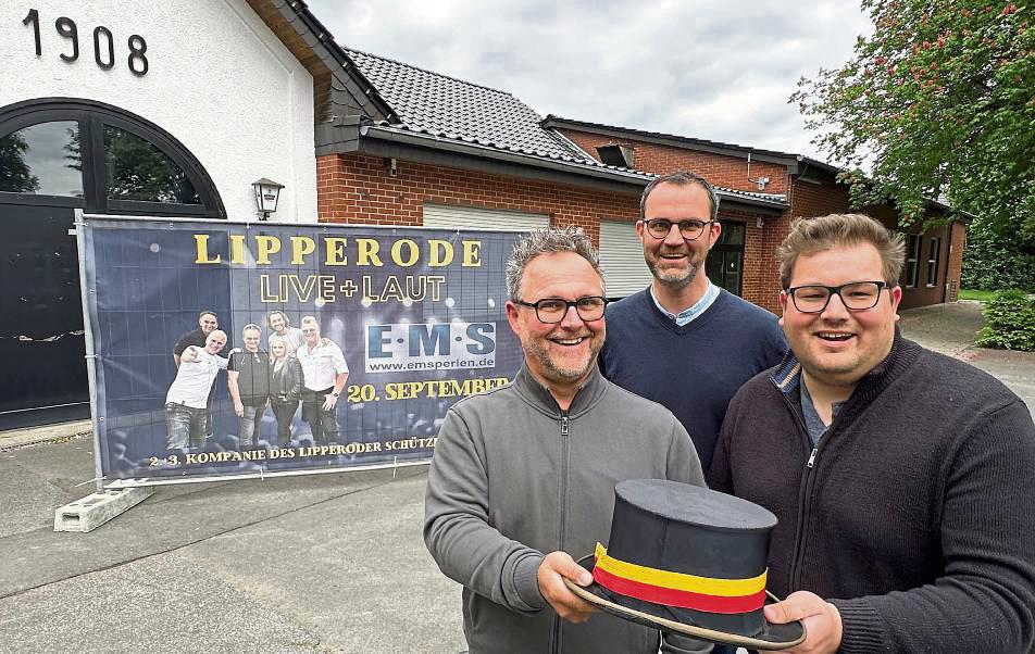 „Live und laut“ – und das mit Ansage: Die Lipperoder Schützen holen im September die Emsperlen auf die Bühne – (v.l.) Marc Ottensmeier, Frank Schliemann und Philip Knaup. Foto: Cegelski