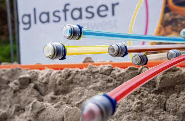 In Lohe werden bald Glasfaserkabel verlegt, sie sollen das 200-Einwohner-Dorf mit Turbo-Internet versorgen. Foto: dpa