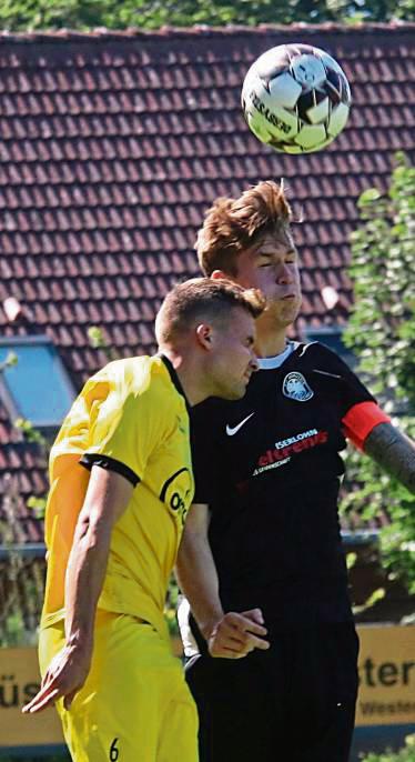 Luca Kaiser (in Gelb) und der SuS Bad Westernkotten sind am Sonntag gegen Salchendorf gefordert. Foto: Wiegand