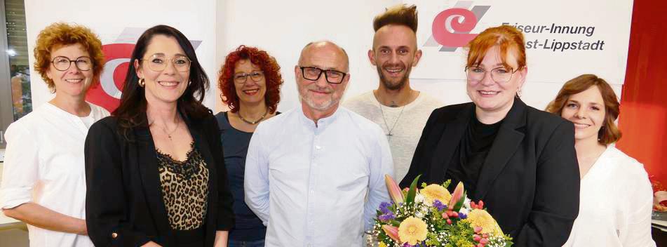 Der Vorstand der Friseur-Innung mit (v.l.) Heike Becker, stellv. Obermeisterin Melanie Krämer, Gerlinde Knoche-Ebel, Lehrlingswart Matthias Hoffmann, Benjamin Baumann, neue Obermeisterin Stefanie Bitter und Jenny Dicke.