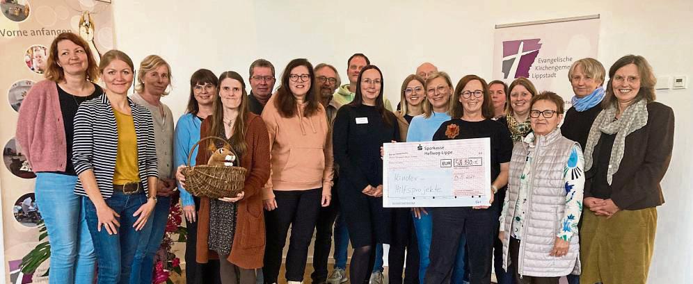 Groß war die Freude über die Spende bei den Vertretern der Organisationen. Foto: frenz
