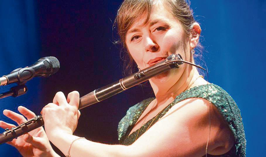 Teresa Horgan repräsentierte mit ihren drei Kolleginnen und Kollegen auf der Lippstädter Studiobühne die kleine irische Stadt Dingle. Fotos: Gröbing