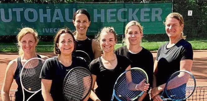 Regionalliga, wir kommen! Die Damen 40 des TV Erwitte mit (v.l.) Pia Pankoke-Jacoby, Rania Fächner, Britta Mendelin, Christine Cramer, Nina Jansch und Bettina Schorn waren mit dem Ziel Klassenerhalt in die Saison gestartet.