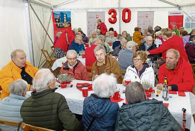 30 Jahre Caritas-Sozialstation feierte die Einrichtung mit vielen Gästen und einem Tag der offenen Tür. Foto: Kloer