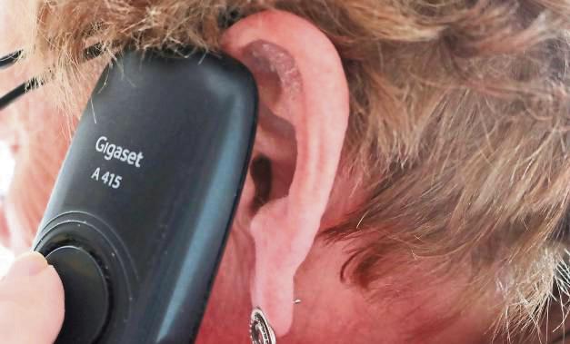 Eine Seniorin ist auf Telefonbetrüger reingefallen. Foto: Dietz