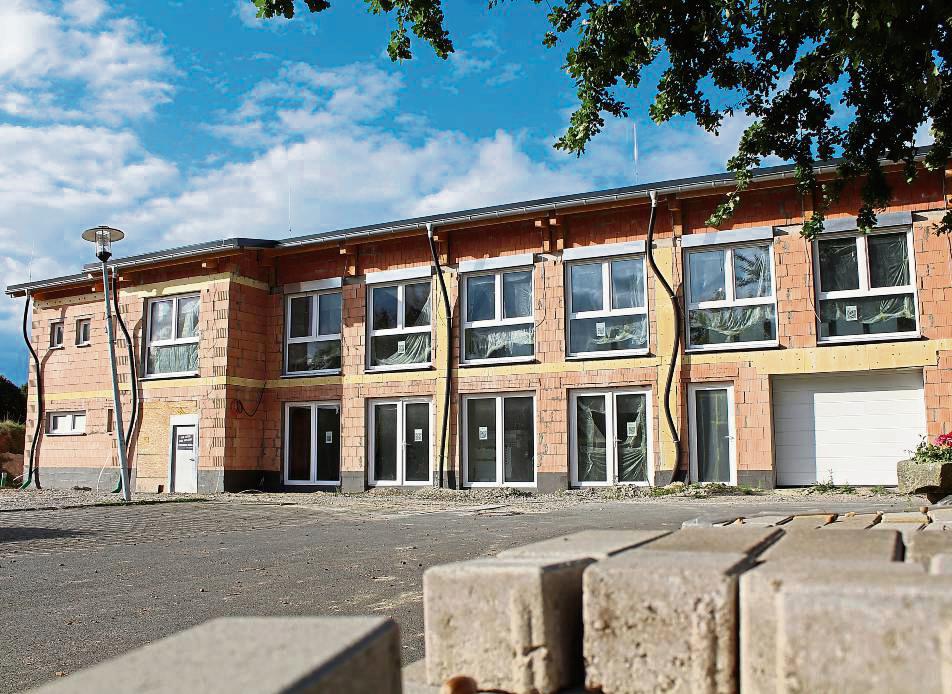 Das Dorfgemeinschaftshaus „MönningHaus“ befindet sich noch im Rohbau und soll Mitte des nächsten Jahres fertig werden. Hier brachen die Täter am Wochenende ein. Foto: Pia Mintert