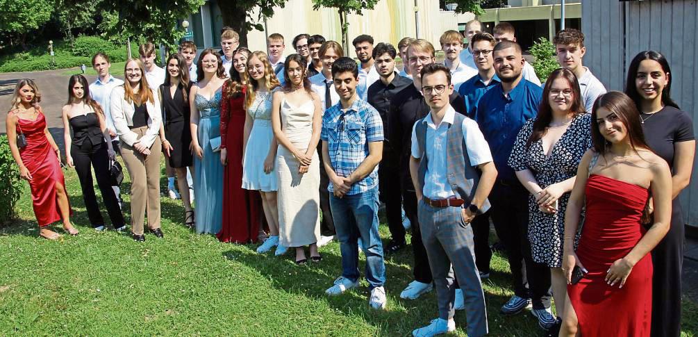 Die Höhere Handelsschule absolvierten die jungen Menschen am Lippe-Berufskolleg.