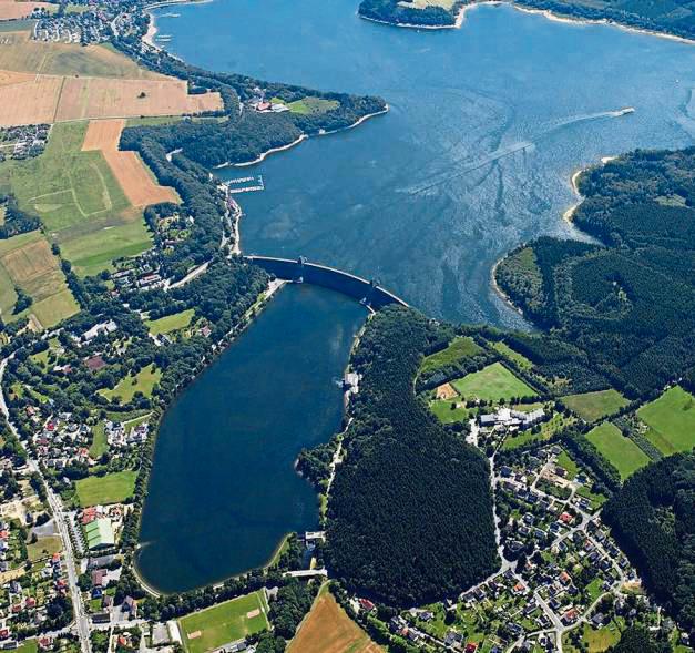 Bis Ende Oktober dauert die Entleerung des Ausgleichsweihers unterhalb der Möhnetalsperre. Foto: Ruhrverband