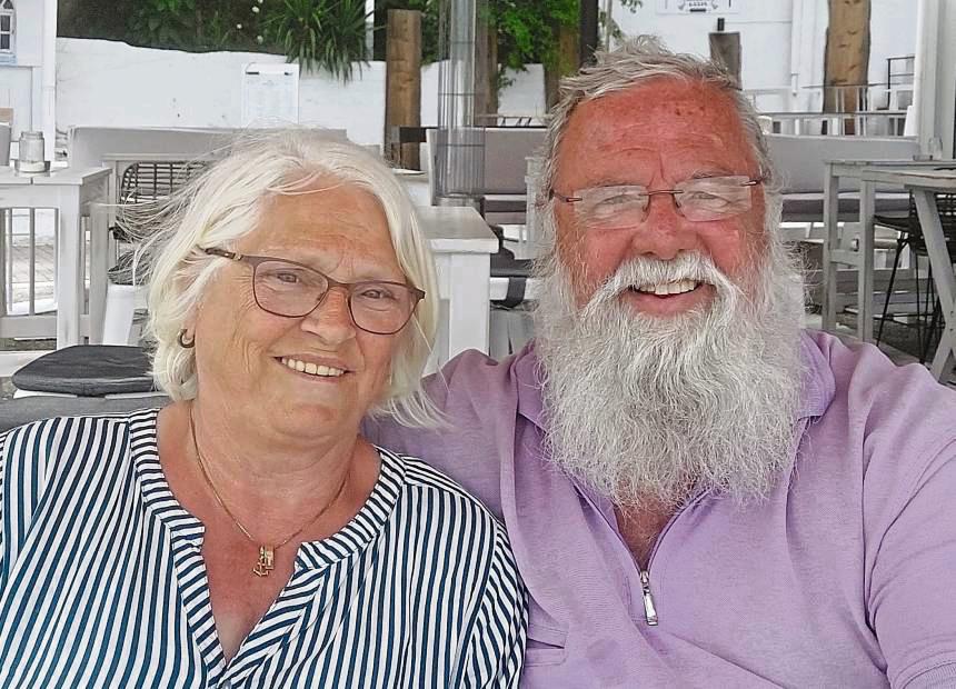 Abenteurer auf großer Fahrt: Gerda und Dieter Morawitz aus Mönninghausen leben ihren Traum. Sie reisen mit ihrem Motorboot über die Donau bis ins Schwarze Meer und wieder zurück – unter anderem durch den Isthmus von Korinth (r.).