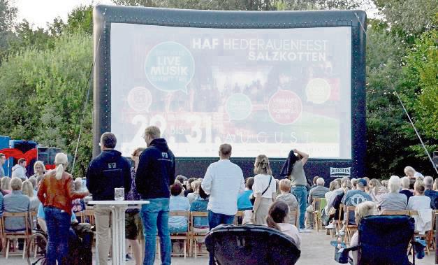 Zum zweiten Mal nach 2013 verwandelte sich der Franz-Kleine-Park in einen Kinosaal. Foto: Gröbing