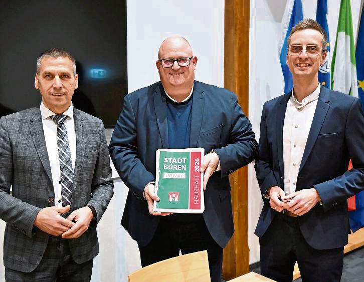 Stellten den Haushalt vor (v.l.): Bürgermeister Burkhard Schwuchow, Kämmerer Jens Meschede und André Stadermann, Abteilungsleiter Planen/Bauen.