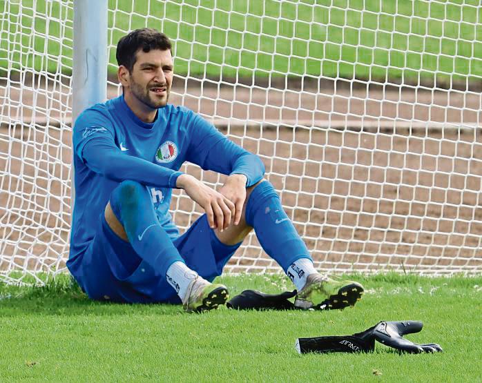 Zwei Matchbälle haben Spielertrainer Francesco Galeano (im Bild) und der SC Internazionale schon vergeben. Vielleicht sind ja in diesem Fall aller guten Dinge drei. Foto: Feichtinger