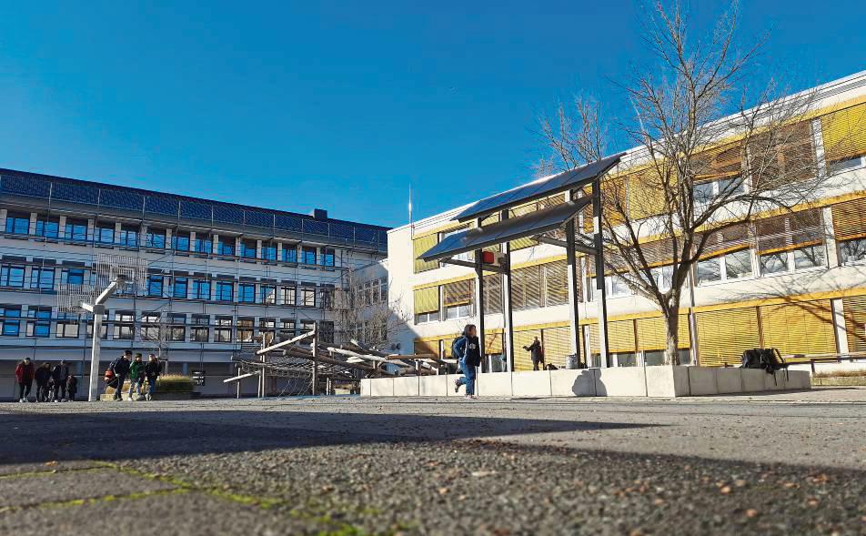 Das Ostendorf-Gymnasium nach Schulschluss.
