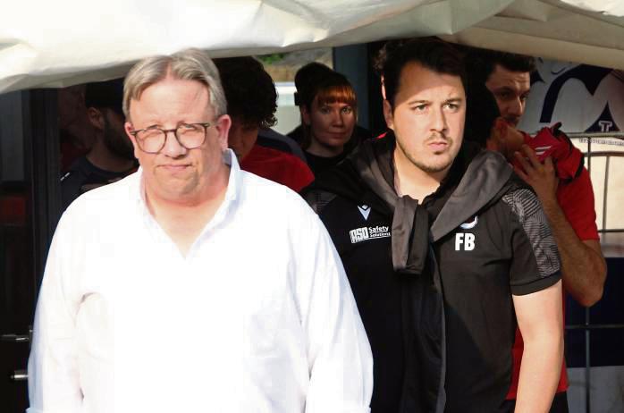 Planen die neue Saison in der 5. Liga: SV-Sportdirektor Dirk Brökelmann (l.) und Cheftrainer Felix Bechtold. Foto: Heinke