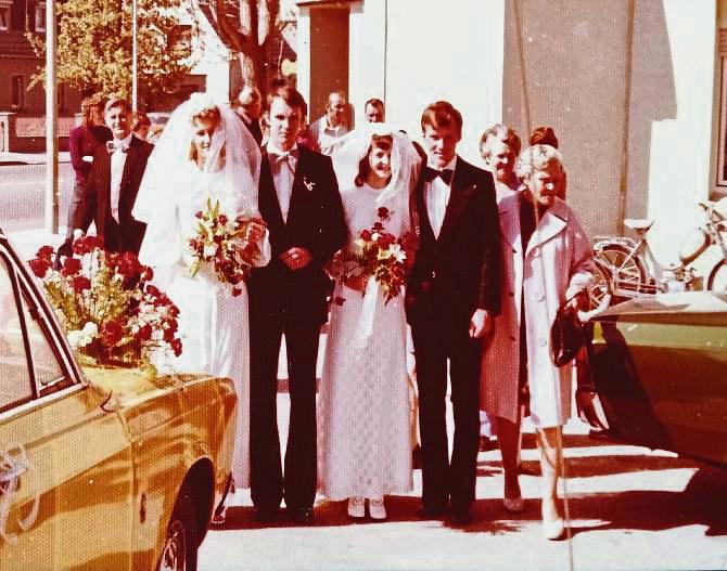 1974 feierten die Zwillinge Anneliese und Ruth mit ihren Ehemännern Jürgen und Peter eine Doppelhochzeit.