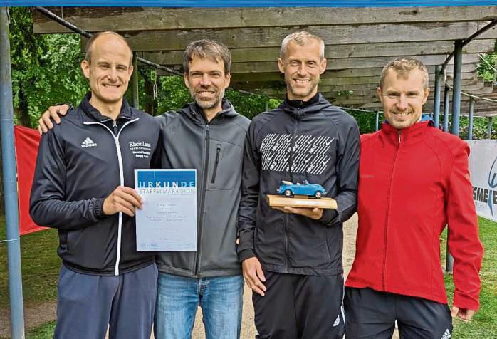 Mit neuer persönlicher Team-Bestzeit beendeten (v.l.) Stephan Meiwes, Björn Hacheney, Mirko Stellmacher und Ajosha Pilot den Staffelmarathon in Wiedenbrück.