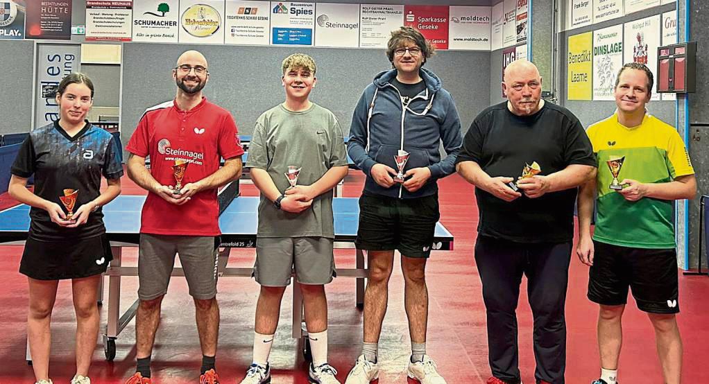 Beim Brettchen-Turnier in Geseke platzierten sich (v.l.): Carolina Korstick, Michael Sprick, Till Seidel, Markus Menge, Wolfgang Kempe und Andreas Wibbe.