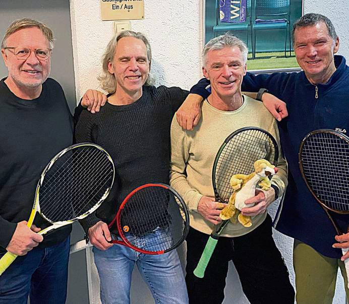 Gut lachen hatten die Herren 55 des TC BW Anröchte, denn in der Westfalenliga überraschten sie mit einem deutlichen 5:1-Erfolg beim Recklinghäuser TC.
