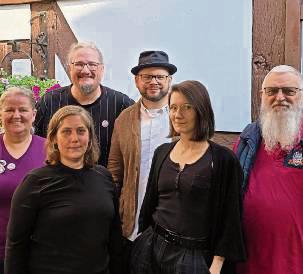 Der neue Lippstädter Ortsvorstand der Linkspartei (v.l.): Monika Steltemeier, Verena Meyer, Michael Bruns, Chris Michels, Alina Riechmann und Waldemar Domanski. Es fehlen Sandra Rist und Andrea Langer.