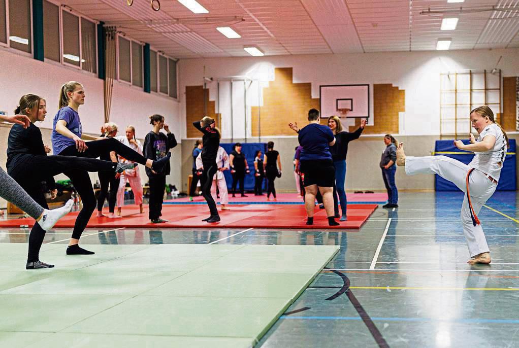 Ein breit gefächertes Angebot nur für Frauen hatte der JSV Lippstadt am Weltfrauentag auf die Beine gestellt. So konnten die Teilnehmerinnen verschiedene Kampfsportarten testen.