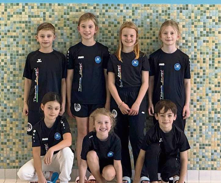 Die Farben von Teutonia Lippstadt beim Nachwuchswettkampf des SC Steinhagen-Amshausen vertraten (h.v.l.): Jannes und Maia Kappel, Mia Militzer und Leni Thomas sowie (v.v.l.): Carla Vorderstraße, Emilia Bartmeier und Franz Werner.