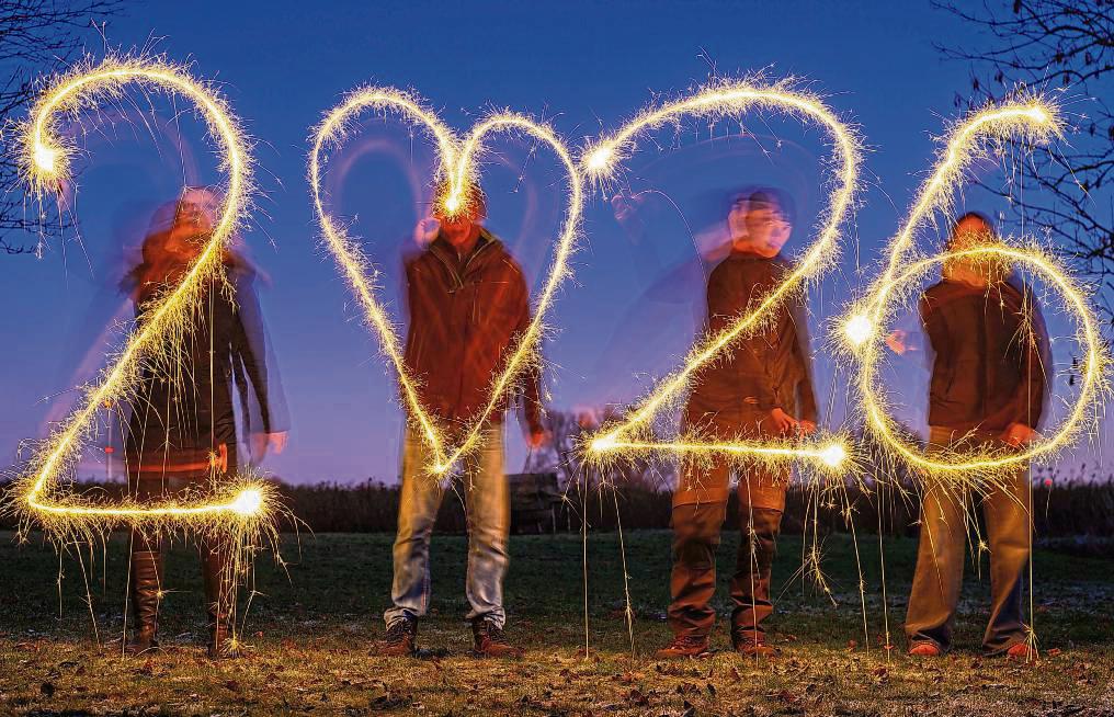 Mit einer Portion Rücksicht steht einem bunten Start ins neue Jahr nichts im Weg. Foto: Patrick Pleul/DPA