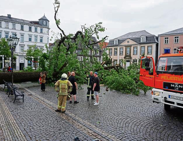 Vor knapp drei Jahren zog ein Tornado durch Lippstadt. In 2025 gibt es letztmalig Fördermittel für den Wiederaufbau. Archivfoto: Cegelski