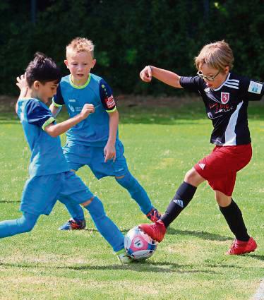 Beim Tag des Kinderfußballs sind Ergebnisse absolut nebensächlich. Die F-Junioren-Kicker absolvieren ihre Abschluss-Spielrunde am Samstag in Cappel. Foto: Feichtinger